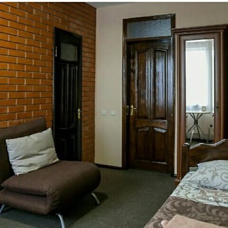 Hotel-Restaurant Complex S Legkim Parom Brovary Exterior foto